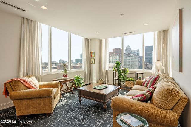 222 E Witherspoon St 806, Louisville, KY 40202