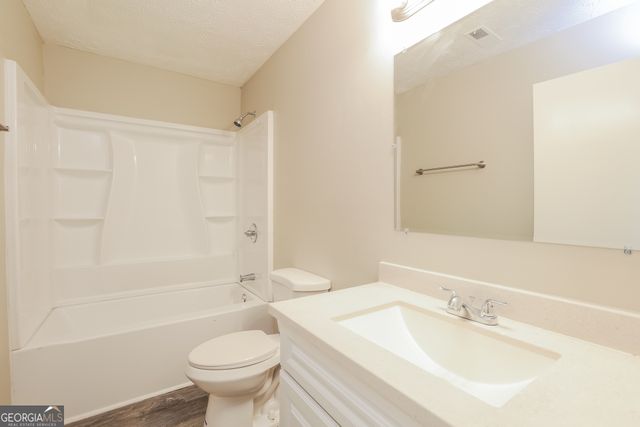 299 Park Ridge Court, Riverdale, GA 30274