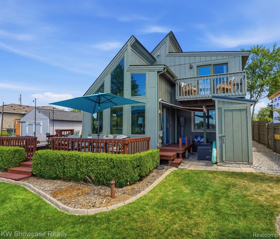 2123 Hampton Street, White Lake Charter Township, MI 48386