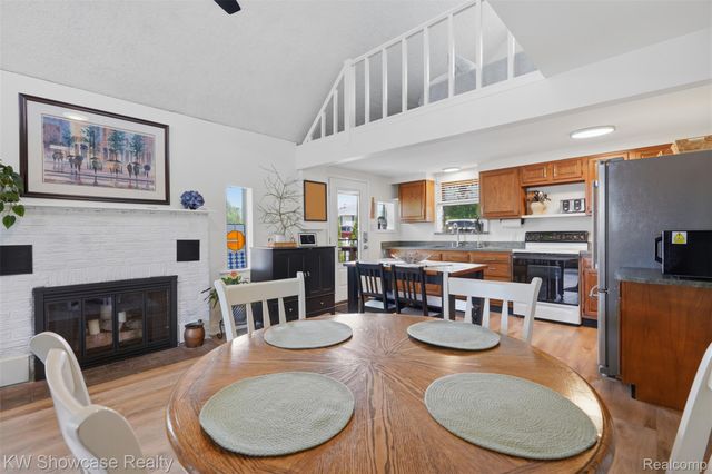 2123 Hampton Street, White Lake Charter Township, MI 48386