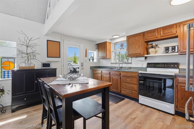 2123 Hampton Street, White Lake Charter Township, MI 48386