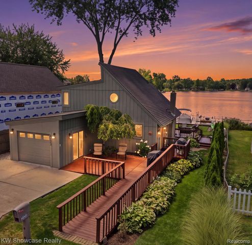 2123 Hampton Street, White Lake Charter Township, MI 48386