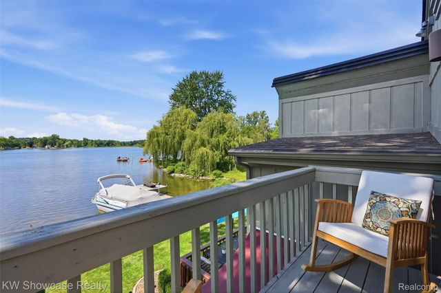 2123 Hampton Street, White Lake Charter Township, MI 48386