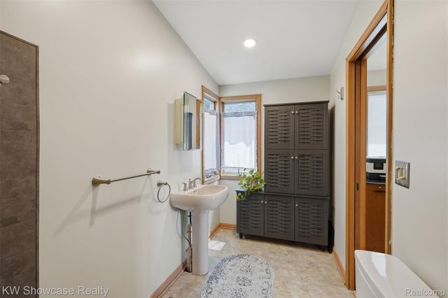 2123 Hampton Street, White Lake Charter Township, MI 48386