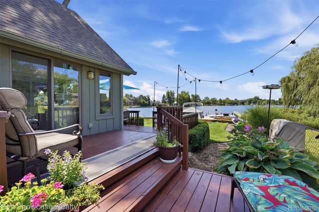 2123 Hampton Street, White Lake Charter Township, MI 48386
