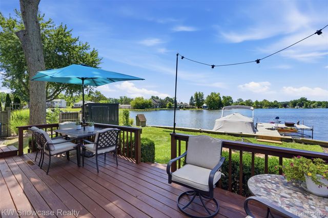 2123 Hampton Street, White Lake Charter Township, MI 48386