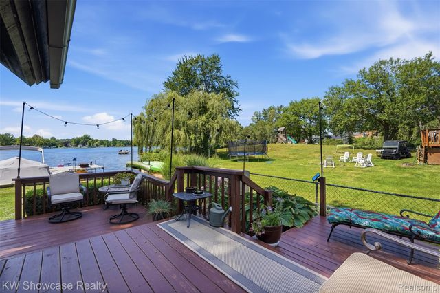 2123 Hampton Street, White Lake Charter Township, MI 48386