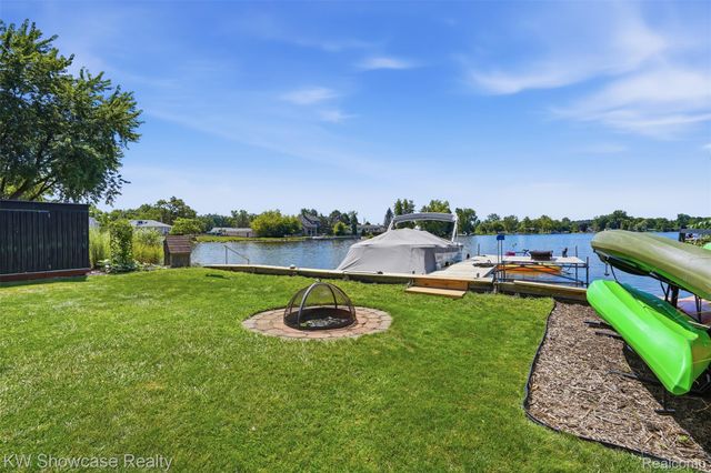 2123 Hampton Street, White Lake Charter Township, MI 48386