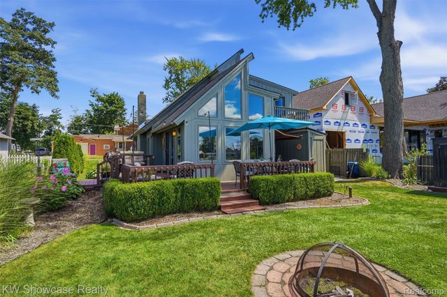 2123 Hampton Street, White Lake Charter Township, MI 48386