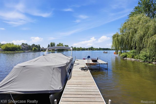 2123 Hampton Street, White Lake Charter Township, MI 48386