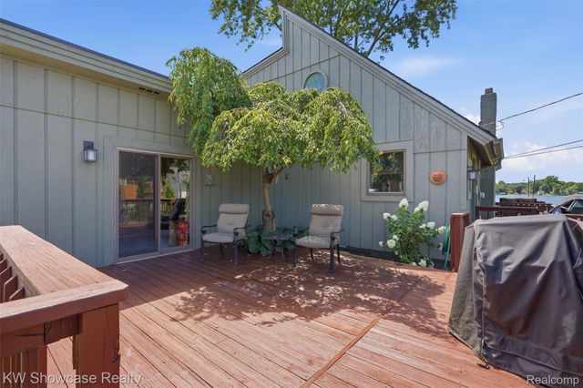 2123 Hampton Street, White Lake Charter Township, MI 48386