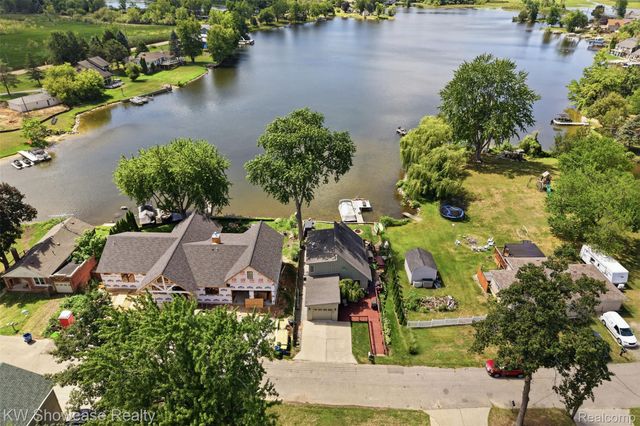 2123 Hampton Street, White Lake Charter Township, MI 48386