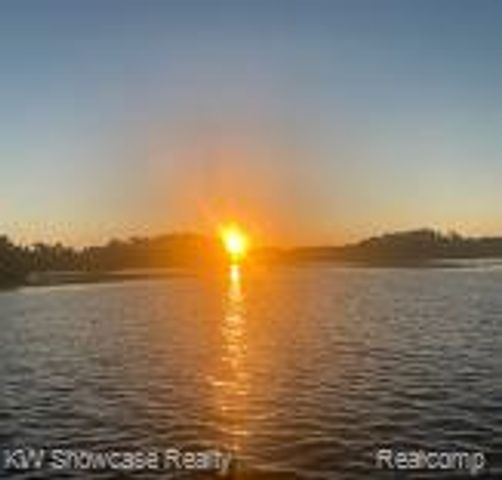 2123 Hampton Street, White Lake Charter Township, MI 48386