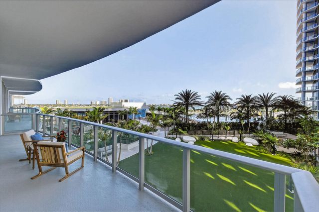 220 Lake Shore Drive 715, Lake Park, FL 33403