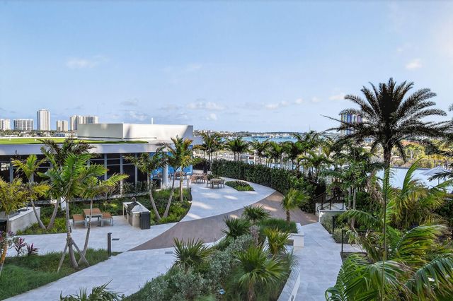 220 Lake Shore Drive 715, Lake Park, FL 33403