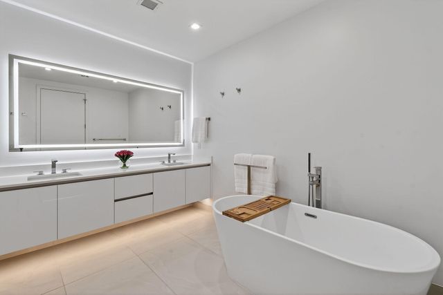 220 Lake Shore Drive 715, Lake Park, FL 33403