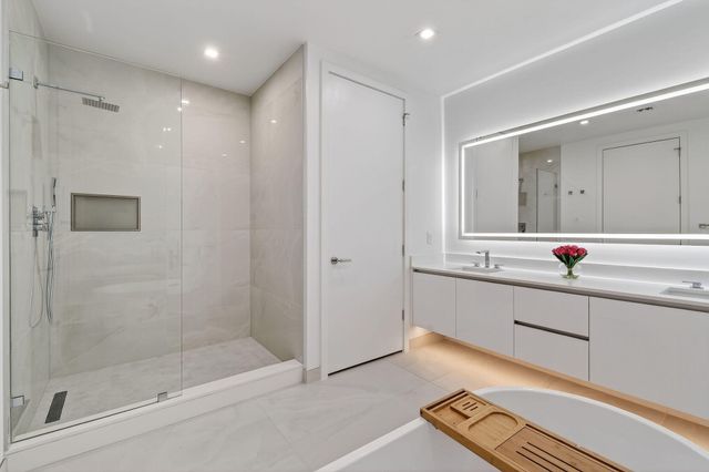 220 Lake Shore Drive 715, Lake Park, FL 33403