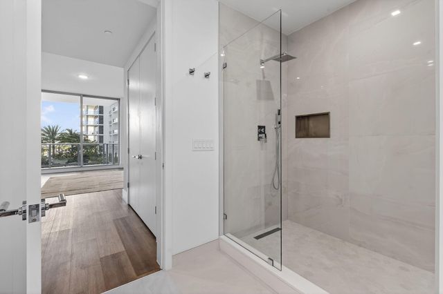 220 Lake Shore Drive 715, Lake Park, FL 33403