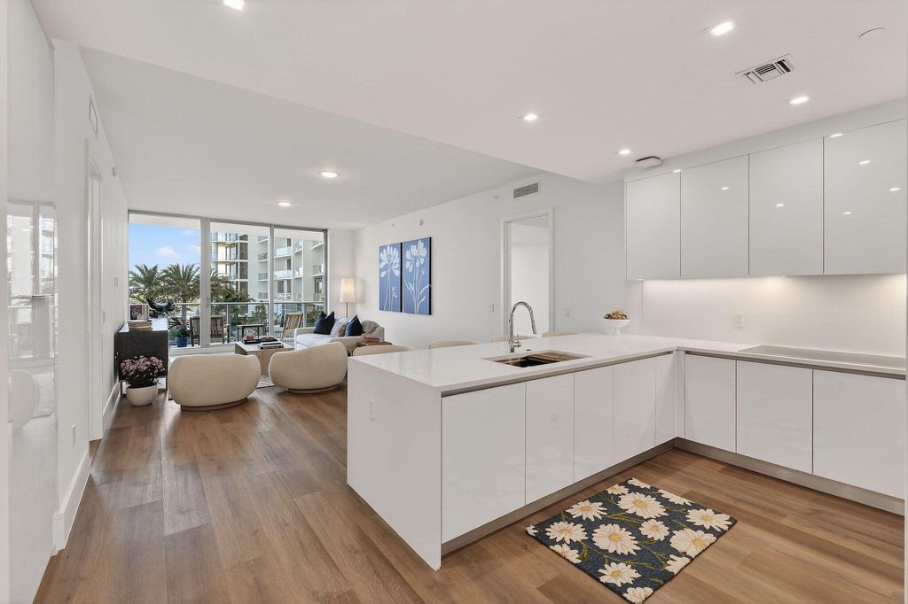 220 Lake Shore Drive 715, Lake Park, FL 33403