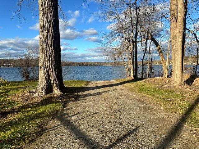 Oak Vacant Lots, Pinckney, MI 48169