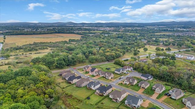 401 Hunter Bryce Ln, Lebanon, TN 37087