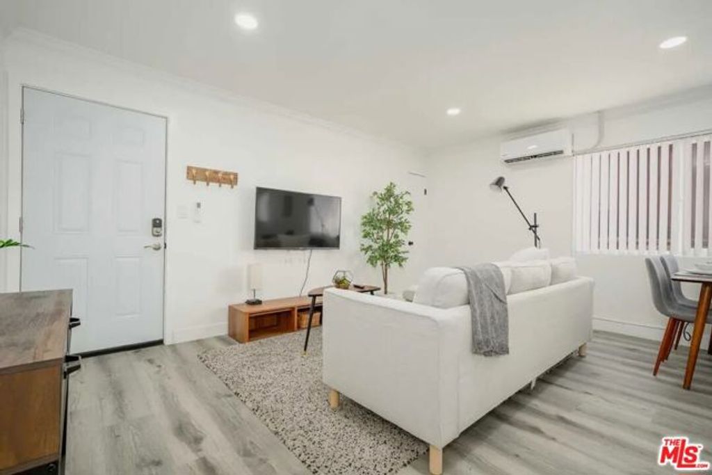 2417 S Budlong Avenue 3, Los Angeles, CA 90007