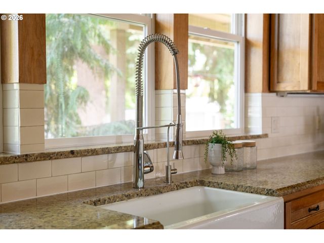 5817 N PRINCETON St, Portland, OR 97203