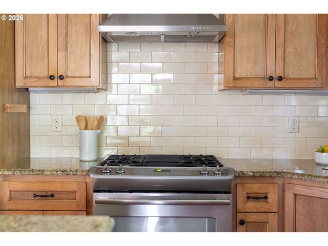 5817 N PRINCETON St, Portland, OR 97203