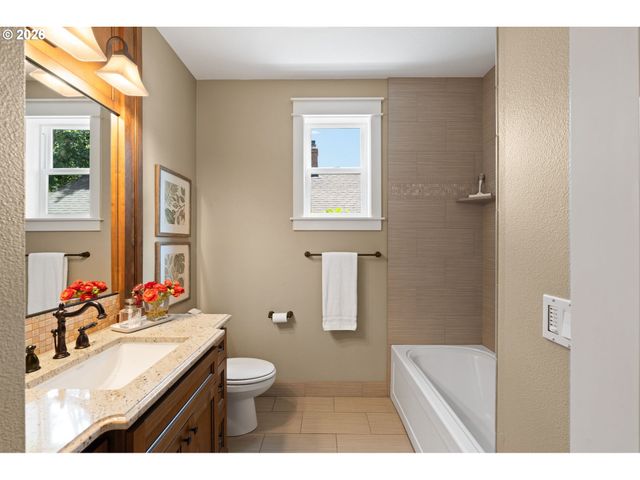 5817 N PRINCETON St, Portland, OR 97203