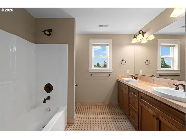 5817 N PRINCETON St, Portland, OR 97203