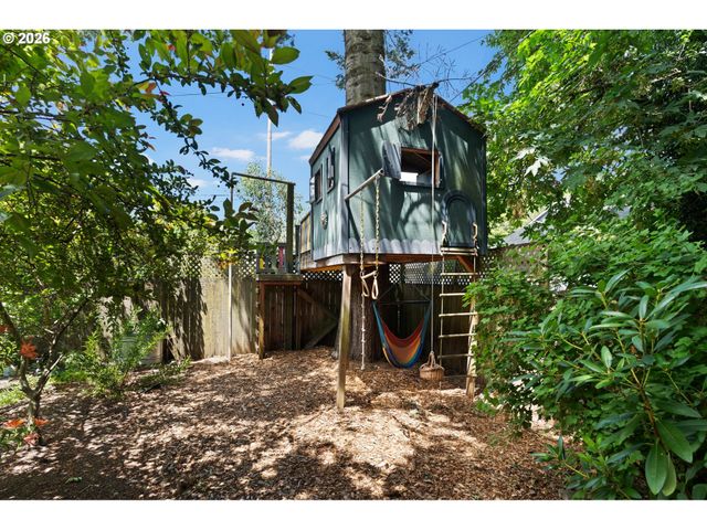 5817 N PRINCETON St, Portland, OR 97203