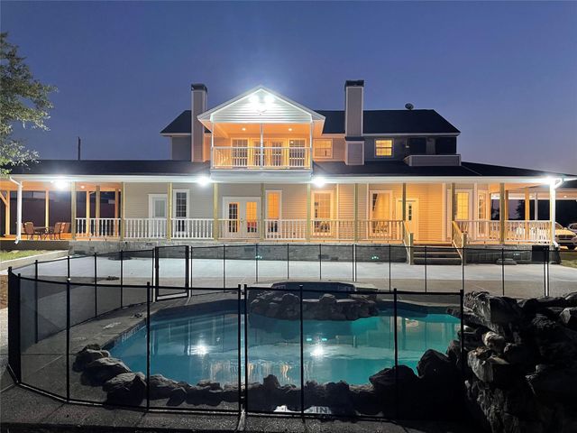 865 Higgins Road, Sherman, TX 75092