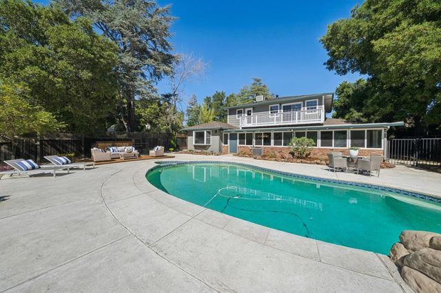 140 University Avenue, Los Altos, CA 94022
