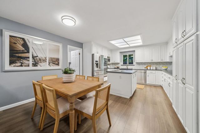 140 University Avenue, Los Altos, CA 94022