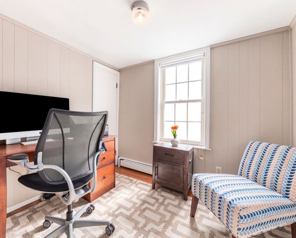 16 Clifford Ct, Hingham, MA 02043