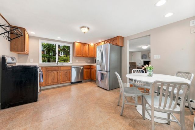 16 Clifford Ct, Hingham, MA 02043
