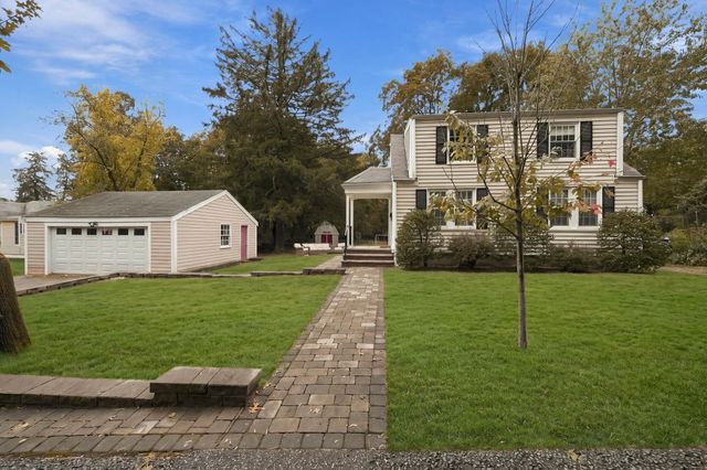 16 Clifford Ct, Hingham, MA 02043
