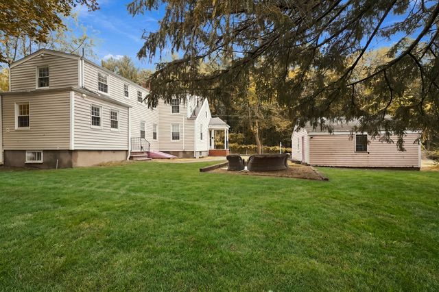 16 Clifford Ct, Hingham, MA 02043