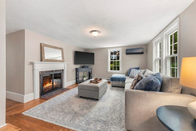 16 Clifford Ct, Hingham, MA 02043