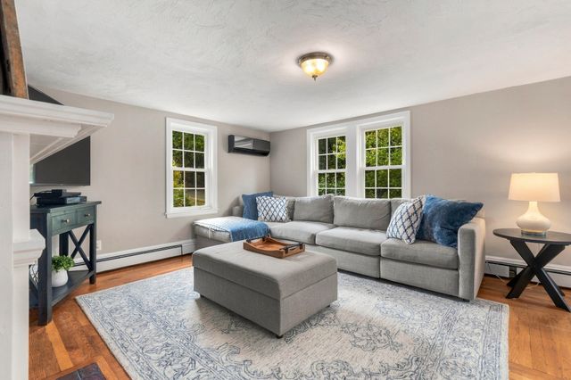 16 Clifford Ct, Hingham, MA 02043