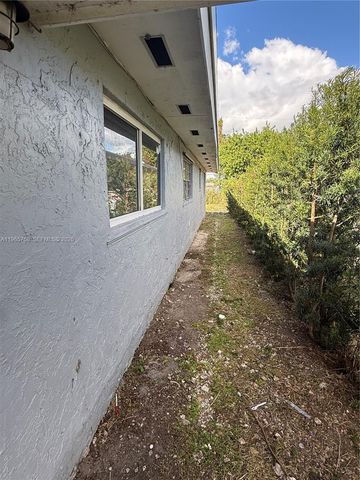 756 NW 5 St, Florida City, FL 33034