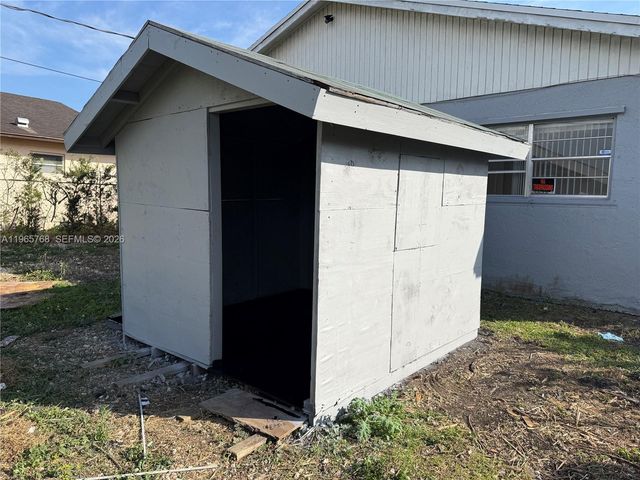 756 NW 5 St, Florida City, FL 33034