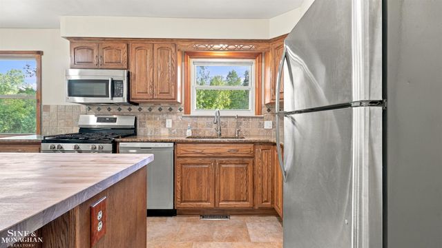 2310 Fred W Moore Highway, St Clair Twp, MI 48079