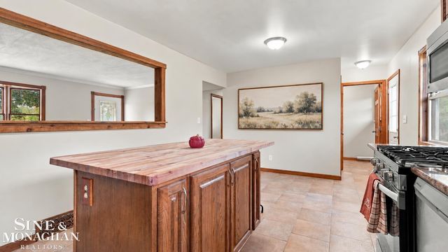 2310 Fred W Moore Highway, St Clair Twp, MI 48079