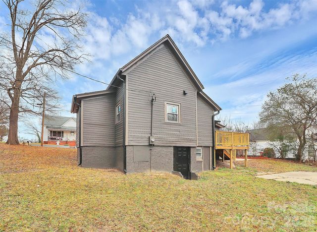 511 W Oakwood Avenue, Albemarle, NC 28001