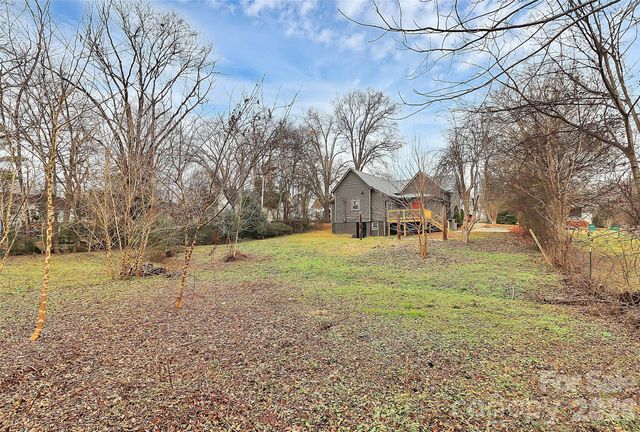 511 W Oakwood Avenue, Albemarle, NC 28001