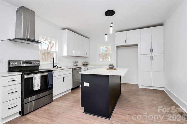 511 W Oakwood Avenue, Albemarle, NC 28001