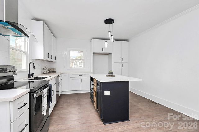 511 W Oakwood Avenue, Albemarle, NC 28001