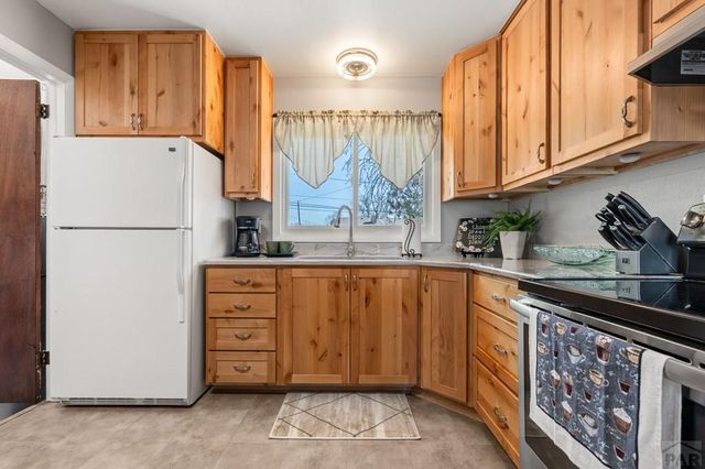 26 Scotland Rd, Pueblo, CO 81001