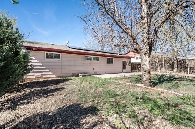 26 Scotland Rd, Pueblo, CO 81001